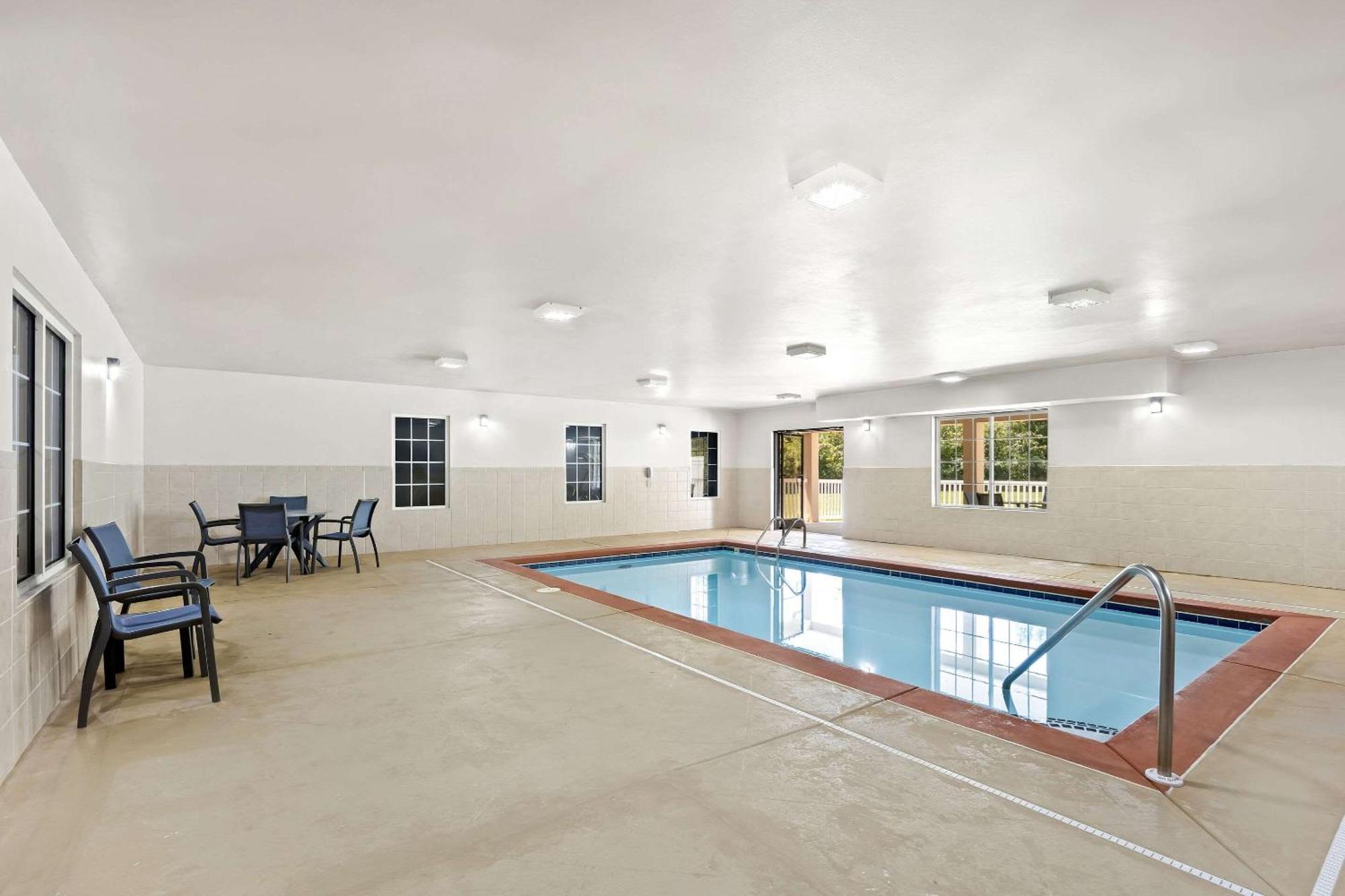 Comfort Inn & Suites High Point - Archdale Екстериор снимка