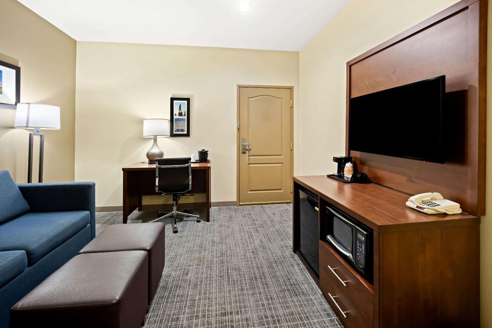 Comfort Inn & Suites High Point - Archdale Екстериор снимка