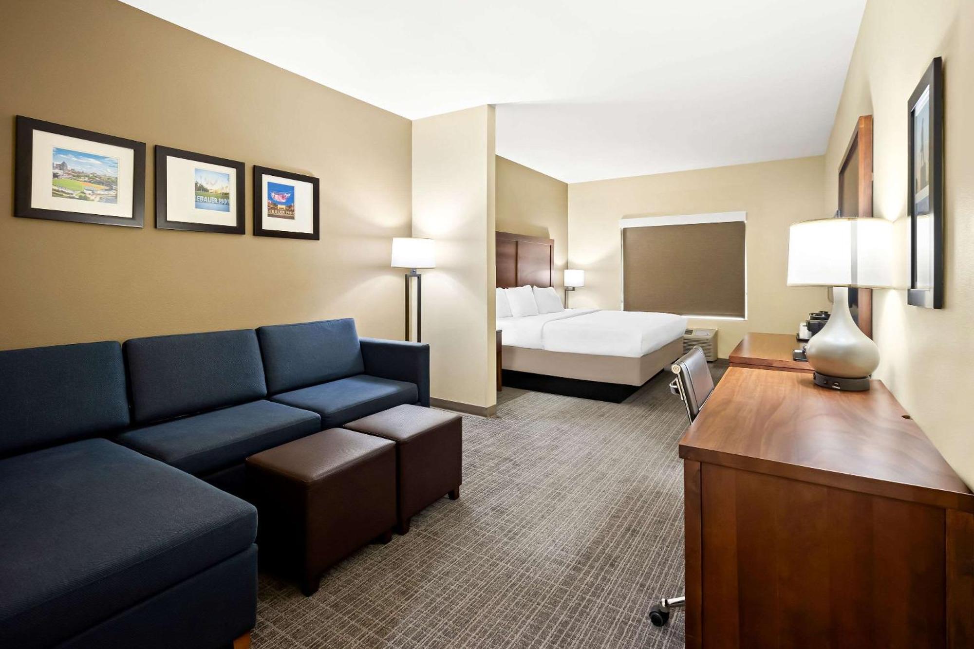 Comfort Inn & Suites High Point - Archdale Екстериор снимка