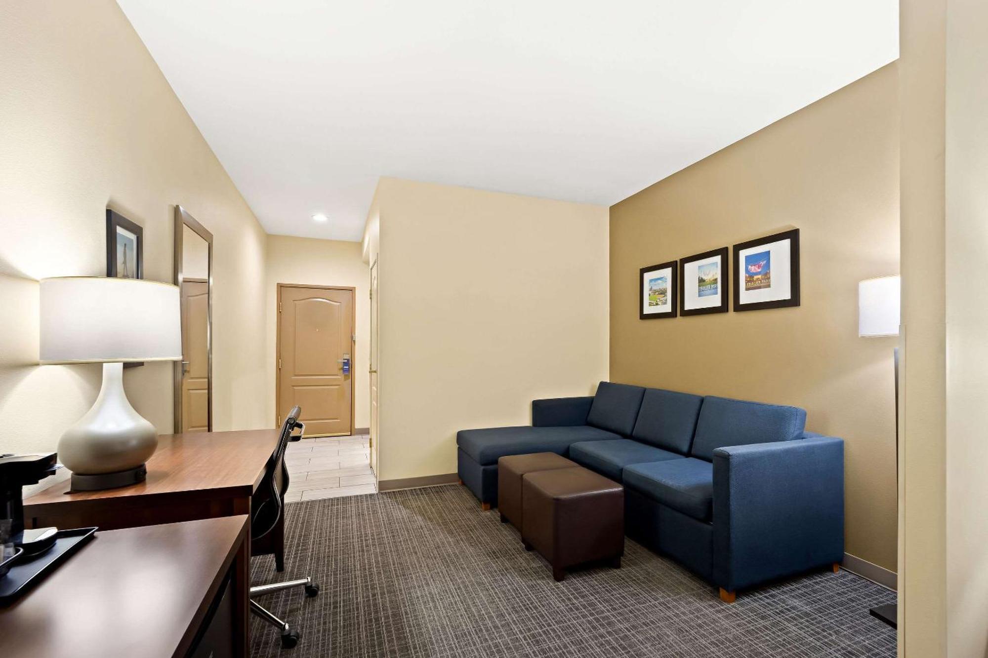 Comfort Inn & Suites High Point - Archdale Екстериор снимка